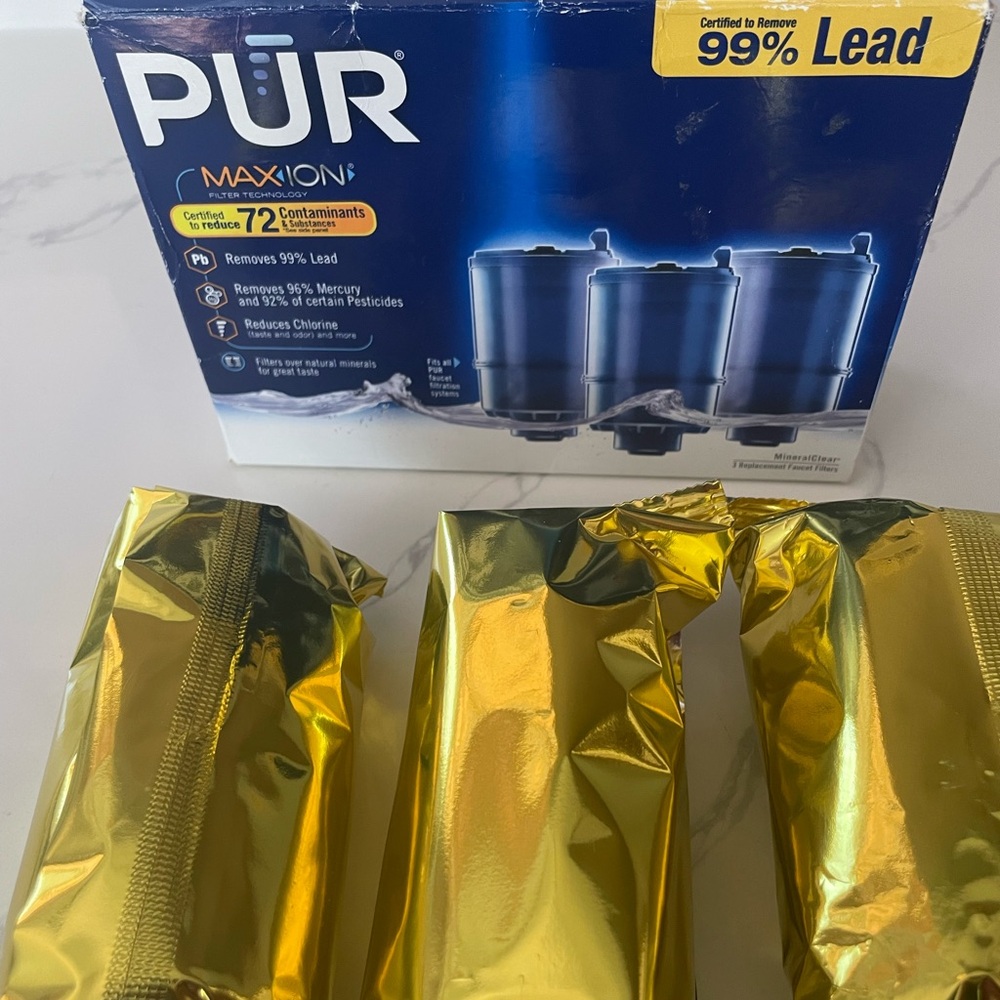 PUR Maxion Blue and Gold Water Filter Set